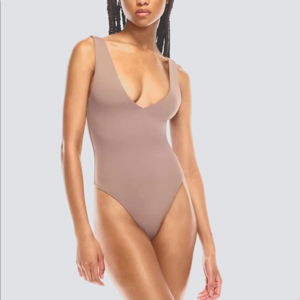 Aritzia Babaton Contour Thong Double V-neck Bodysuit - Picture 1 of 7